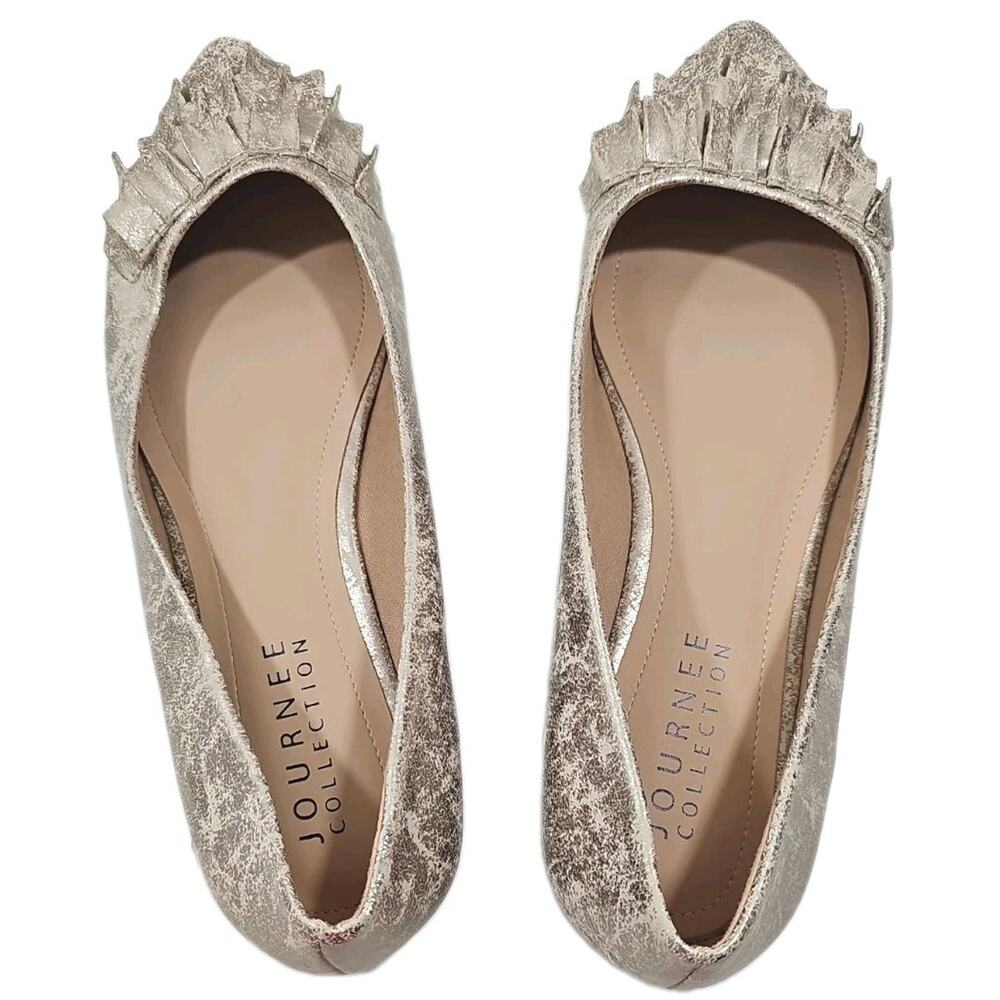 Journee Collection ~Woman Size 12M~ Judy Ruffled Ballet Flats Old Gold NWOB. - Picture 6 of 14